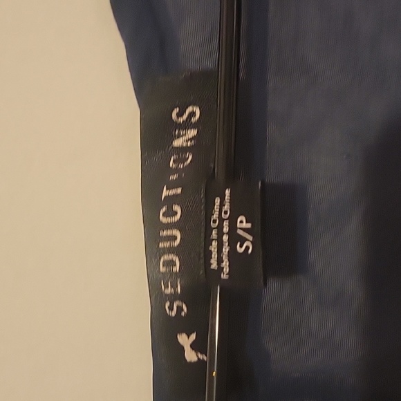 🌈 Seductions - Picture 2 of 2